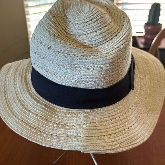 Banana Republic Packable Neutral Fedora Hat with Grossgrain Black Band main image 4